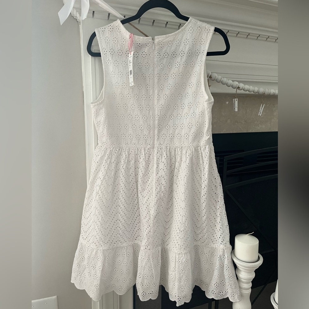 Vineyard vines - white dress - size 10 - Picture 2 of 2